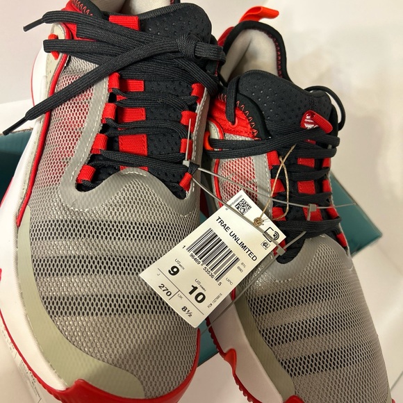 adidas Trae Unlimited Men’s Basketball Shoes IF5611 Gray/Red NIB Size M9 /W10 - Picture 3 of 6